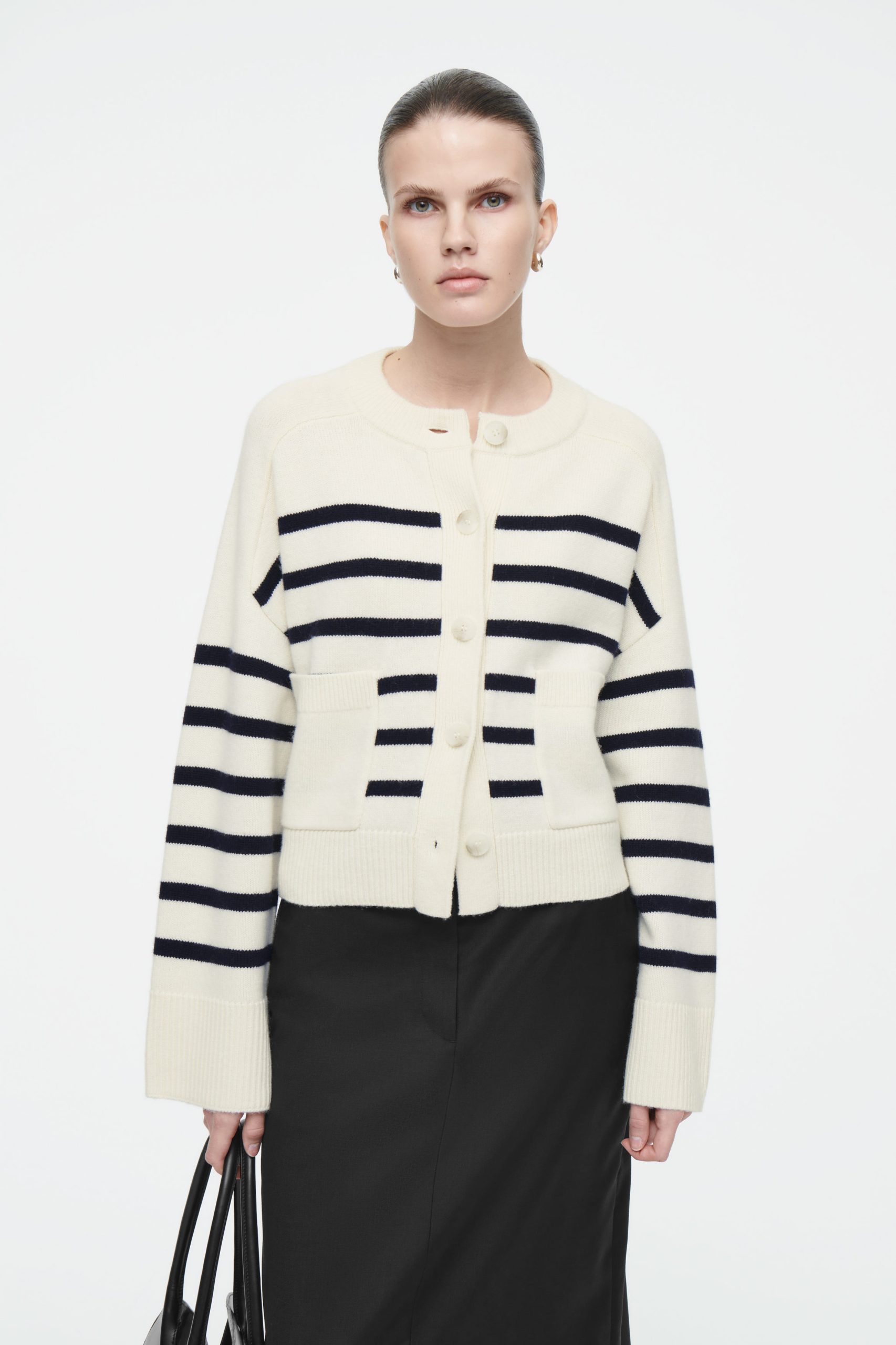 cos-strickjacke-734fvr-1.jpg